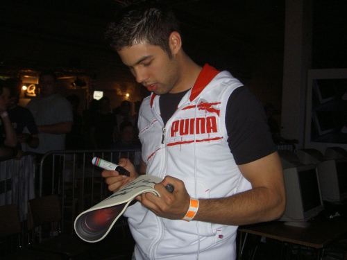 Potti signs another QPAD.