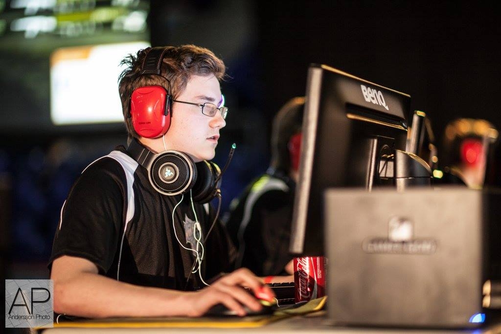 Lilla Hallonkraem på LAN 2015. Vi hade ingen chans i finalen