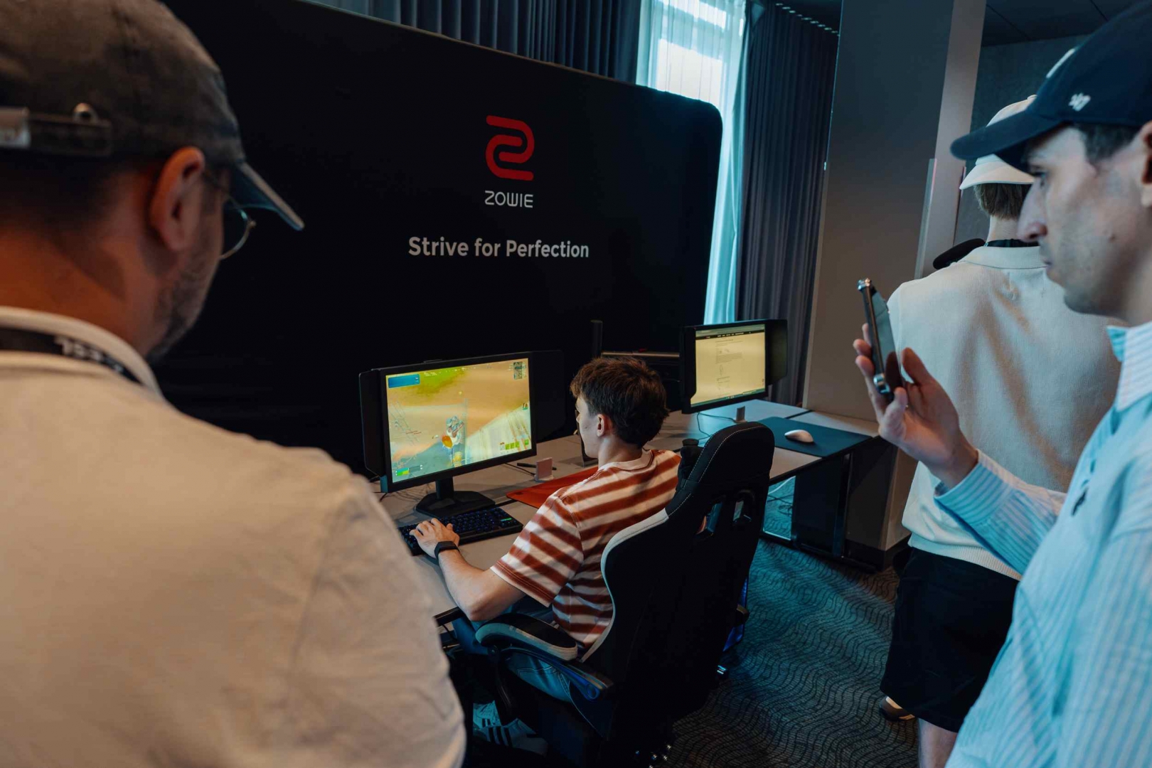 Zowie visar upp sina nya skärmar under IEM Cologne Majorn. Bild: Zowie.